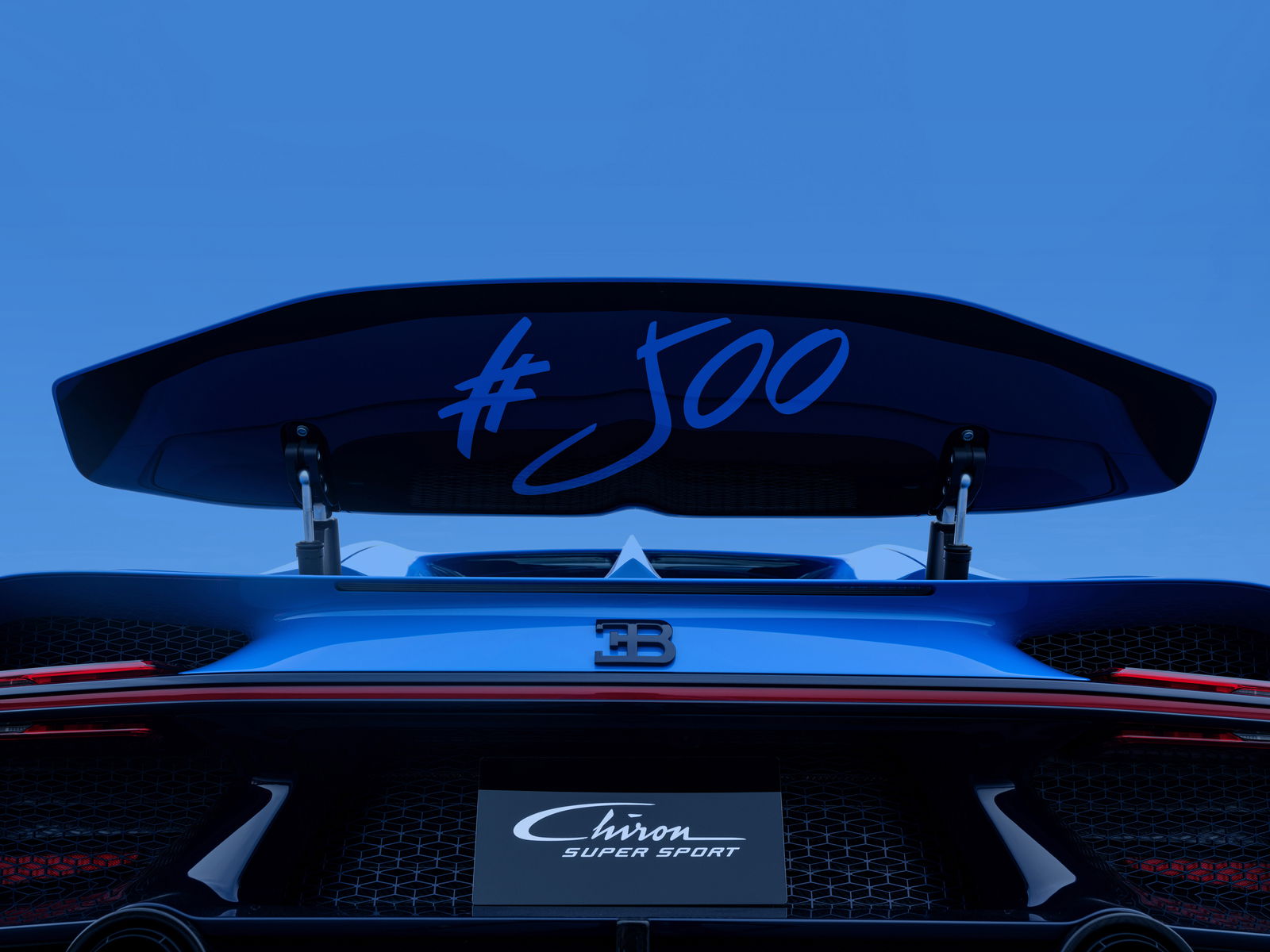 Bugatti Chiron L'Ultime - rear wing detail